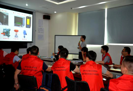 深?yuàn)W圖儀控學(xué)院?；沸袠I(yè)大講堂