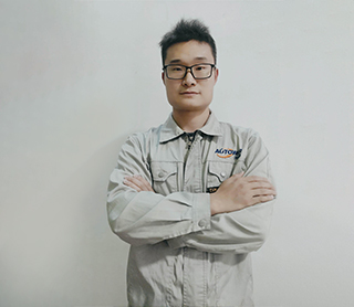 萬文峰（售后技術(shù)服務(wù)部經(jīng)理）